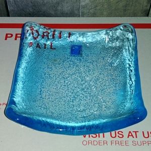 Beautiful Amici Blue Bubble Art Glass Trinket Dish Recycled Glass NWT Excellent